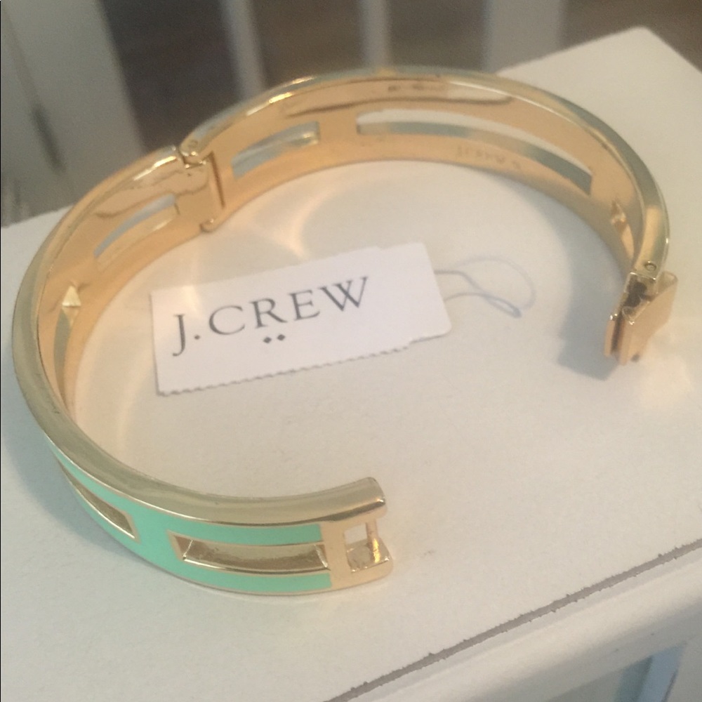 J Crew Bangle w/ clasp NWT